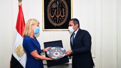 صورة نائب وزير الإسكان يلتقي وزيرة التجارة السويدية والسفير السويدي بالقاهرة لبحث التعاون المشترك بين الجانبين
