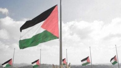 صورة الرئيس الفلسطيني يقرر تنكيس العلم الفلسطيني في الثاني من نوفمبر من كل عام في ذكرى “إعلان بلفور”