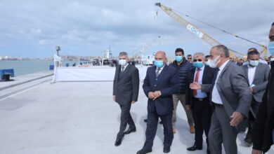صورة وزير النقل يتفقد أعمال البنية الفوقية لمحطة تحيا مصر متعددة الأغراض بميناء الإسكندرية