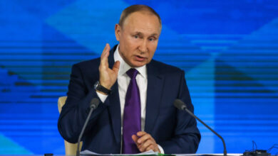 صورة بوتين يصرح الأربعاء عن صاروخ سارمات الباليستي الروسي العابر للقارات