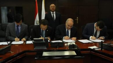 صورة وزير النقل يشهد توقيع مذكرة تفاهم بشأن المنطقة اللوجستية بميناء الإسكندرية
