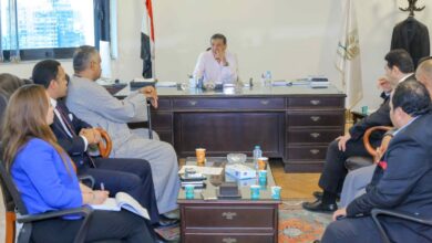 صورة وفد من حزب مصر أكتوبر يلتقي رئيس البنك الزراعي لبحث سُبل التعاون المشترك