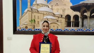 صورة تكريم عضوة هيئة المكتب أمانة المرأة بمحافظة الجيزة ألاستاذة رشا الديب