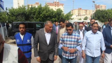 صورة وزير الشباب يتفقد معرض منتجات أندية الفتاة وفرق الجوالة بـ«مطروح»