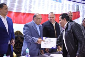 حزب مستقبل وطن يكرم عمرو الأعصر