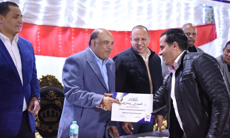 حزب مستقبل وطن يكرم عمرو الأعصر
