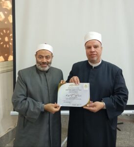 وكيل وزارة الأوقاف بالجيزة يكرم الشيخ سيد مصطفى