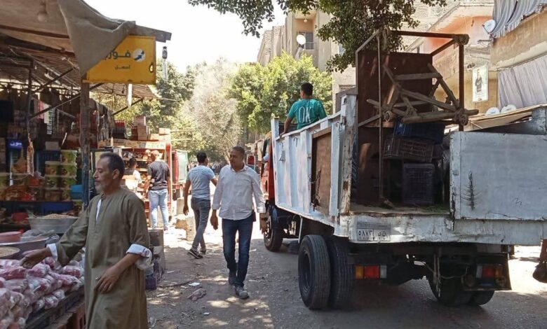 م. وليد عمران رئيس حي المنيرة الغربية يقود حملة الإشغالات